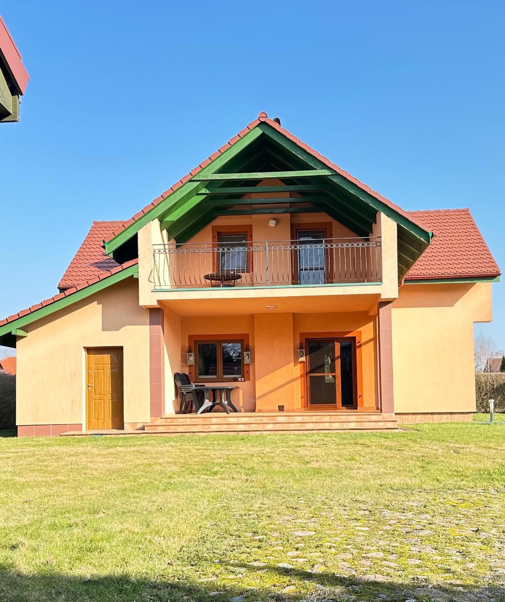 Duzy Dom Nad Morzem Rowy Jarzebinowa 22 Villa Exterior photo